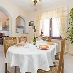 3 Bedroom Awesome In Tatil Evi Labin (Istria)