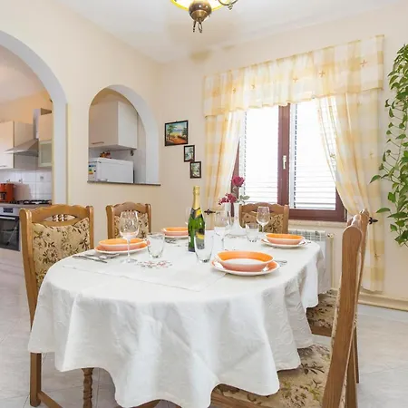 3 Bedroom Awesome In Holiday home Labin (Istria)