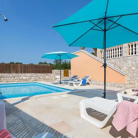 3 Bedroom Awesome In Holiday home
