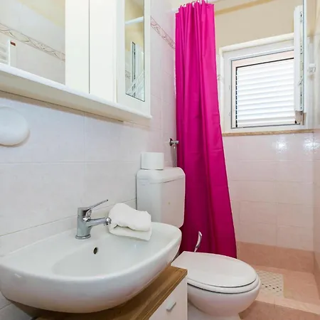 3 Bedroom Awesome In *